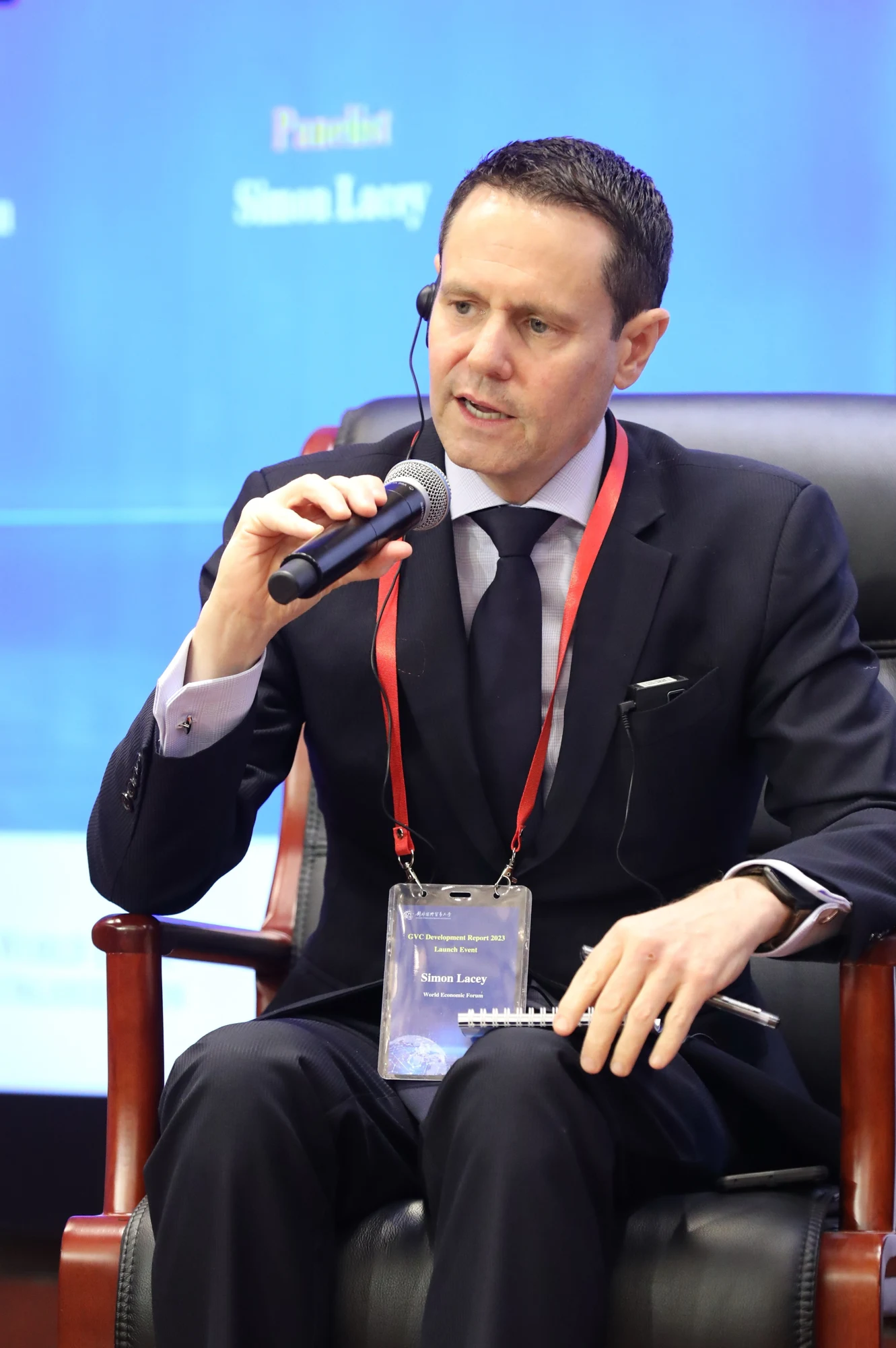 Simon Lacey speaking at UIBE in Beijing